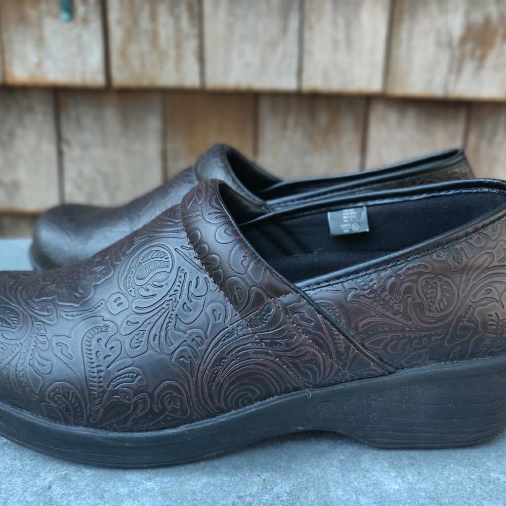 Safetstep non slip clogs